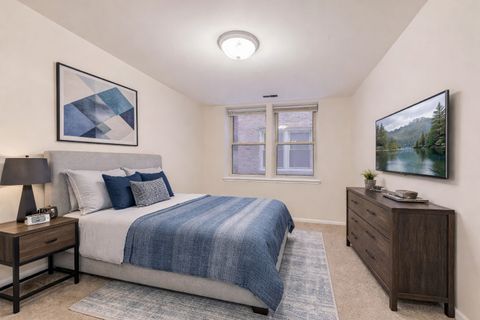 Tiny photo for 46 6th Avenue #GJ, La Grange, IL 60525 (MLS # 12541344)