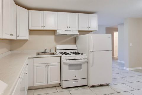 Tiny photo for 46 6th Avenue #GJ, La Grange, IL 60525 (MLS # 12541344)