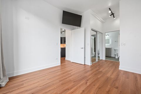 Tiny photo for 1000 N Kingsbury Street #107, Chicago, IL 60610 (MLS # 12587288)