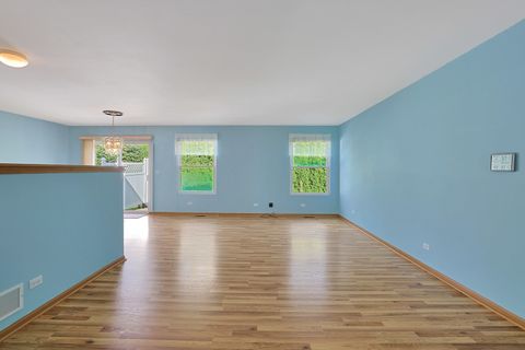 Tiny photo for 2 Danbury Court, Lake In The Hills, IL 60156 (MLS # 12535430)
