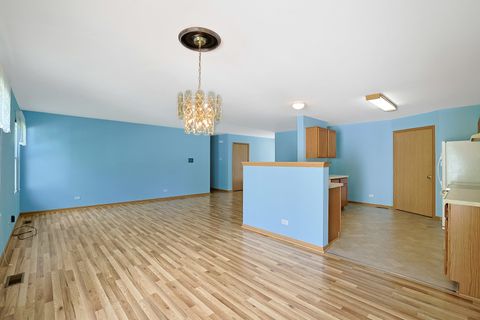 Tiny photo for 2 Danbury Court, Lake In The Hills, IL 60156 (MLS # 12535430)