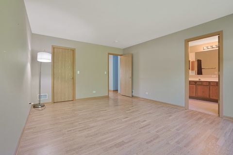 Tiny photo for 2 Danbury Court, Lake In The Hills, IL 60156 (MLS # 12535430)