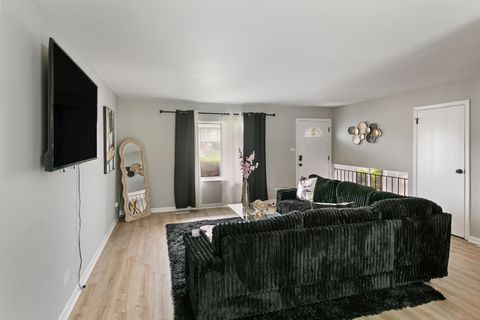 Tiny photo for 18200 Fountainbleau Drive, Hazel Crest, IL 60429 (MLS # 12626818)