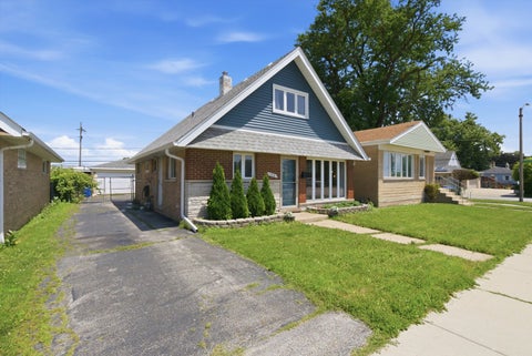 Tiny photo for 8404 45th Street, Lyons, IL 60534 (MLS # 12692583)