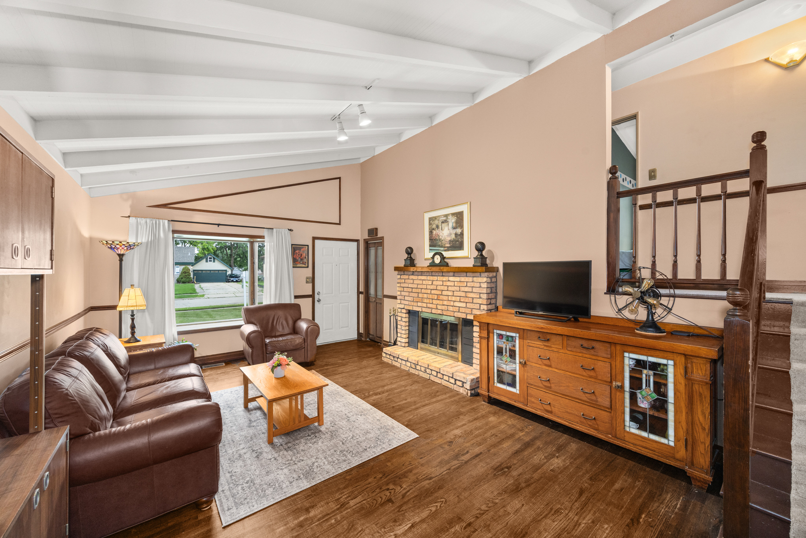 1645 Larry Lane