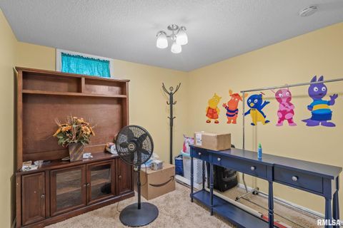 Tiny photo for 5312 HILLANDALE Road, Davenport, IA 52806 (MLS # QC4266005)