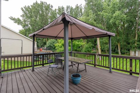 Tiny photo for 5312 HILLANDALE Road, Davenport, IA 52806 (MLS # QC4266005)