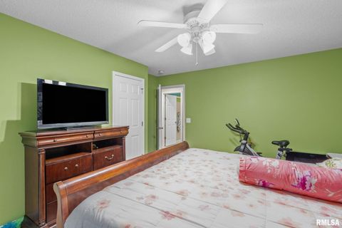 Tiny photo for 5312 HILLANDALE Road, Davenport, IA 52806 (MLS # QC4266005)