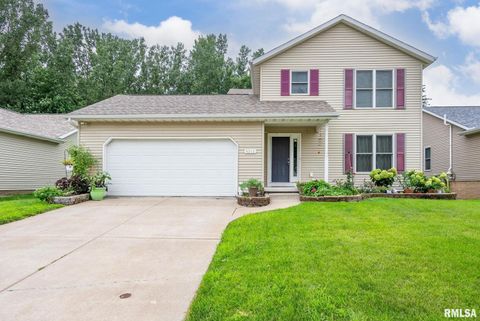 Photo of 5312 HILLANDALE Road, Davenport, IA 52806 (MLS # QC4266005)