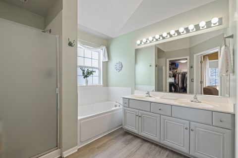 Tiny photo for 3311 Fairmont Avenue, Naperville, IL 60564 (MLS # 12525346)