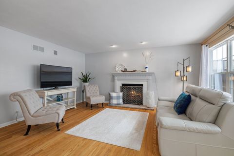 Tiny photo for 3311 Fairmont Avenue, Naperville, IL 60564 (MLS # 12525346)