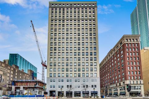 910 S MICHIGAN Avenue 1005 Chicago IL 60605
