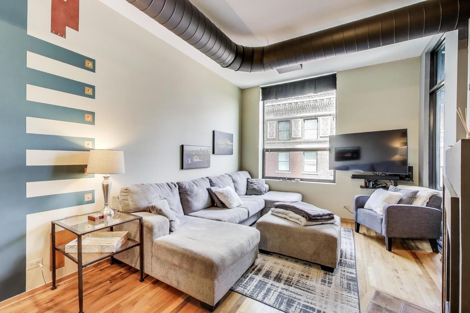 910 S MICHIGAN Avenue 1005