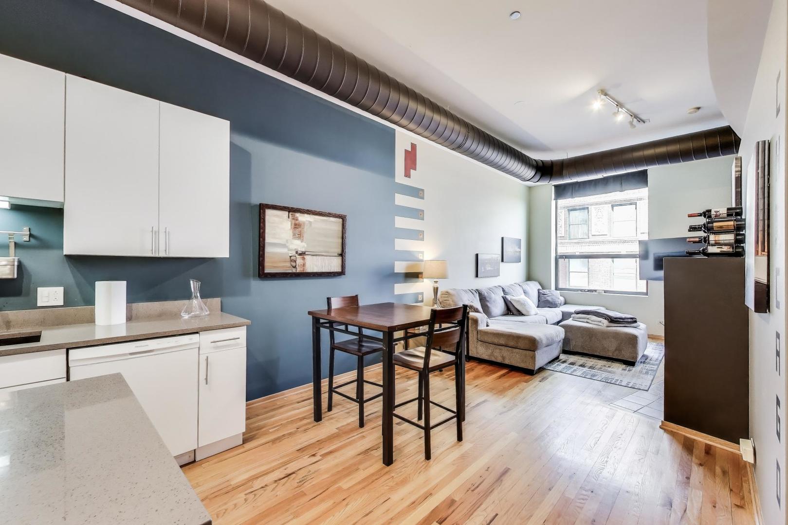 910 S MICHIGAN Avenue 1005