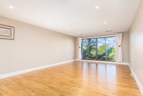 Tiny photo for 4601 W Touhy Avenue #506, Lincolnwood, IL 60712 (MLS # 12793116)