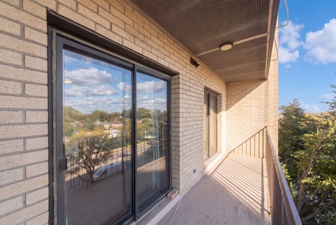 Tiny photo for 4601 W Touhy Avenue #506, Lincolnwood, IL 60712 (MLS # 12793116)
