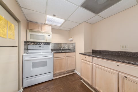 Tiny photo for 4601 W Touhy Avenue #506, Lincolnwood, IL 60712 (MLS # 12793116)