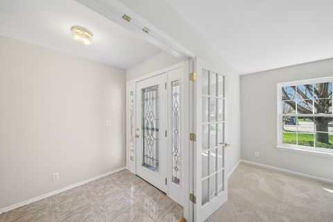 Tiny photo for 233 Spring Court, North Aurora, IL 60542 (MLS # 12626837)