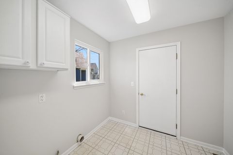 Tiny photo for 233 Spring Court, North Aurora, IL 60542 (MLS # 12626837)