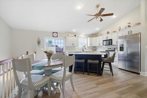 Tiny photo for 2706 Stratmoor Drive, Bloomington, IL 61705 (MLS # 12650283)