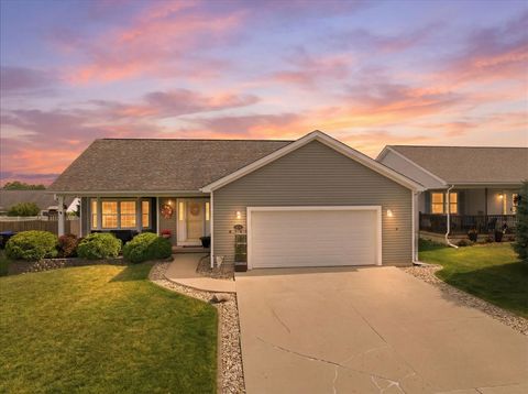 Photo of 2706 Stratmoor Drive, Bloomington, IL 61705 (MLS # 12650283)