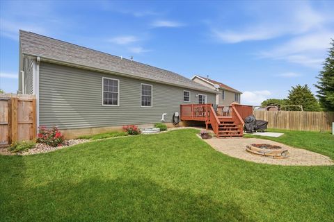 Tiny photo for 2706 Stratmoor Drive, Bloomington, IL 61705 (MLS # 12650283)