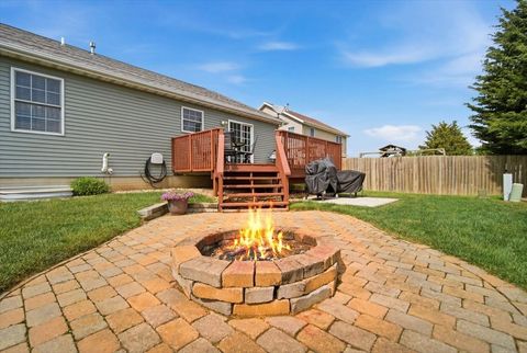Tiny photo for 2706 Stratmoor Drive, Bloomington, IL 61705 (MLS # 12650283)