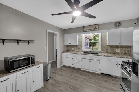 Tiny photo for 555 W Brookmont Boulevard W, Bradley, IL 60915 (MLS # 12479547)
