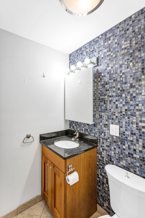 Tiny photo for 450 W Briar Place #13G, Chicago, IL 60657 (MLS # 12513353)