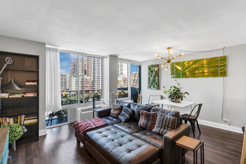 Tiny photo for 450 W Briar Place #13G, Chicago, IL 60657 (MLS # 12513353)