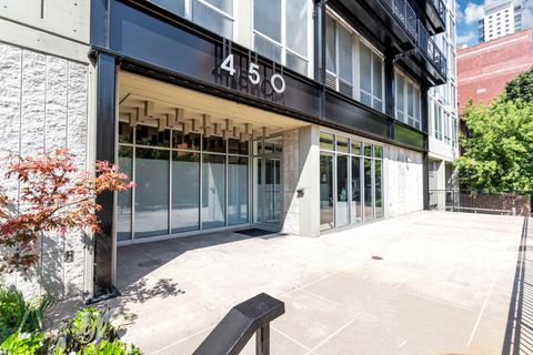 Tiny photo for 450 W Briar Place #13G, Chicago, IL 60657 (MLS # 12513353)