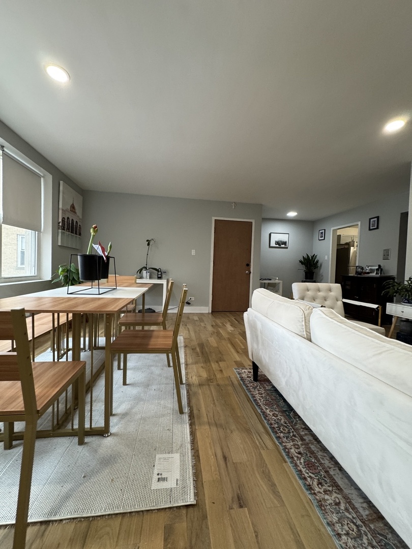 6141 N Seeley Avenue 1D