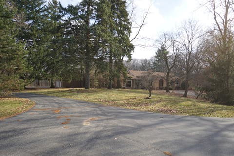 Photo of 613 3 Oaks Road, Cary, IL 60013 (MLS # 12689857)