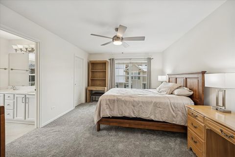 Tiny photo for 1424 S FAIRFIELD Avenue #1424, Lombard, IL 60148 (MLS # 12562024)