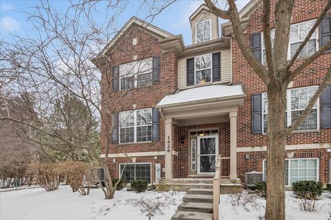 Photo of 1424 S FAIRFIELD Avenue #1424, Lombard, IL 60148 (MLS # 12562024)