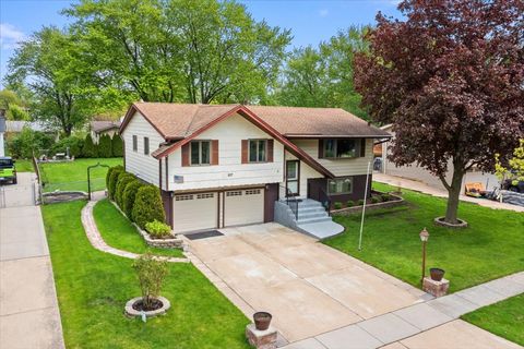 Tiny photo for Schaumburg, IL 60193 (MLS # 12638876)