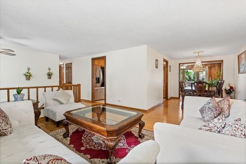 Tiny photo for Schaumburg, IL 60193 (MLS # 12638876)