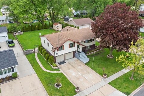 Tiny photo for Schaumburg, IL 60193 (MLS # 12638876)