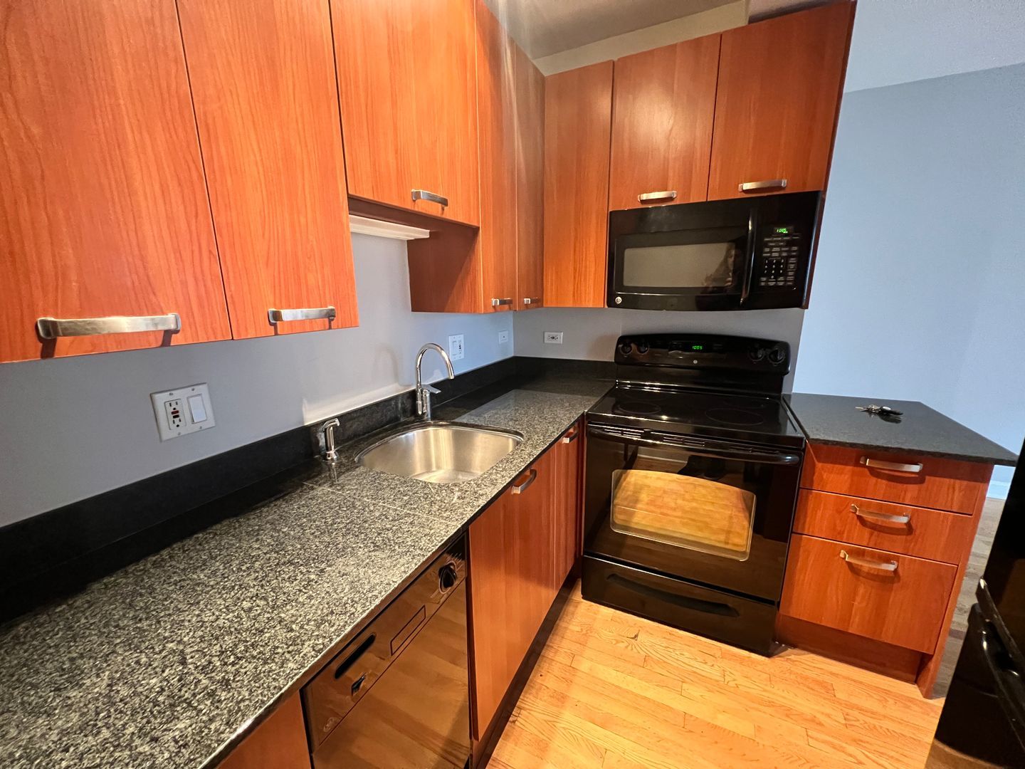 732 W Bittersweet Place 408