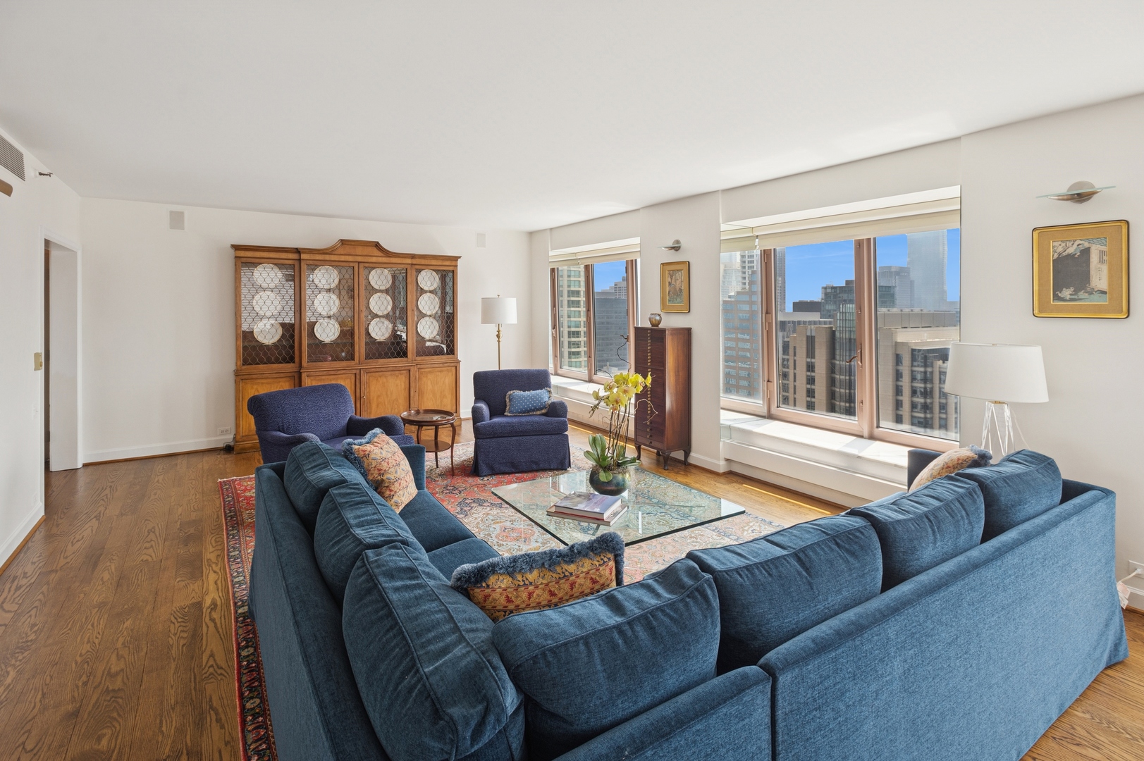 161 E Chicago Avenue 29DE