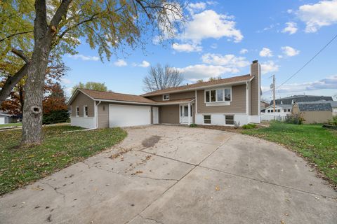 Tiny photo for 4029 Denniston Court, Bettendorf, IA 52722 (MLS # 12548503)