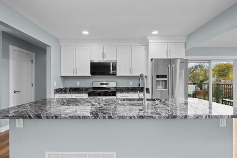 Tiny photo for 4029 Denniston Court, Bettendorf, IA 52722 (MLS # 12548503)