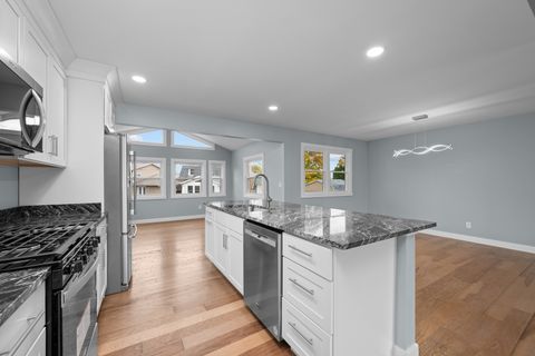 Tiny photo for 4029 Denniston Court, Bettendorf, IA 52722 (MLS # 12548503)