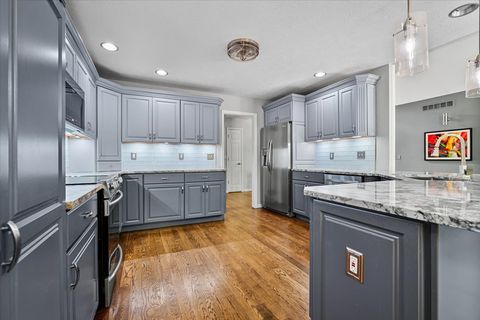 Tiny photo for 1502 Sweetbriar Drive, Bloomington, IL 61701 (MLS # 12477173)