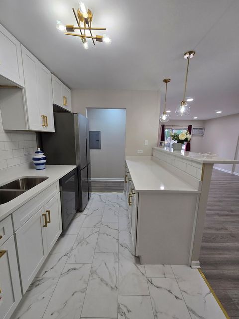 Tiny photo for 984 Crabapple Drive #102, Prospect Heights, IL 60070 (MLS # 12525331)