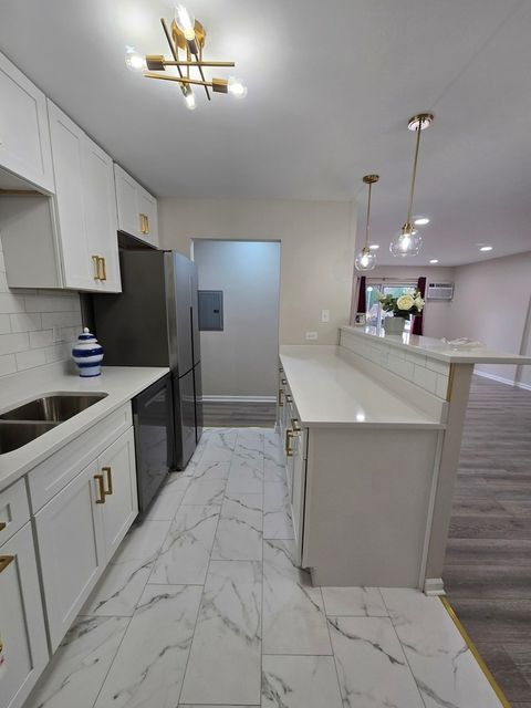 Tiny photo for 984 Crabapple Drive #102, Prospect Heights, IL 60070 (MLS # 12525331)