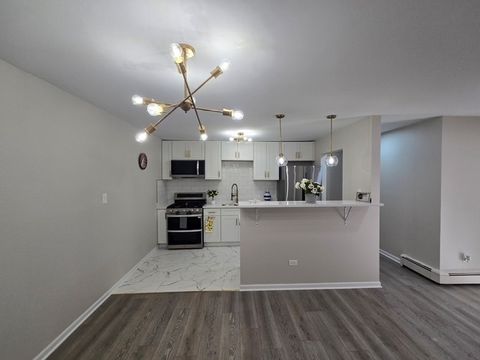 Tiny photo for 984 Crabapple Drive #102, Prospect Heights, IL 60070 (MLS # 12525331)