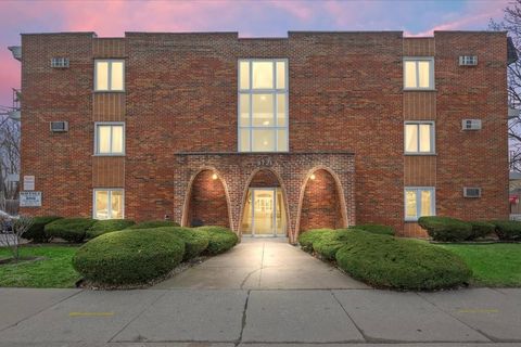 Photo of 9721 S CICERO Avenue #3C, Oak Lawn, IL 60453 (MLS # 12647866)