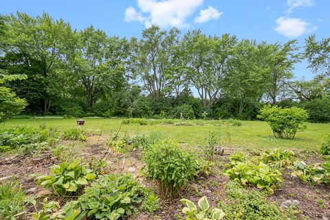 Tiny photo for Libertyville, IL 60048 (MLS # 12668170)