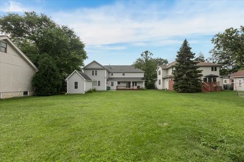 Tiny photo for 927 S CHARLOTTE Street, Lombard, IL 60148 (MLS # 12460486)